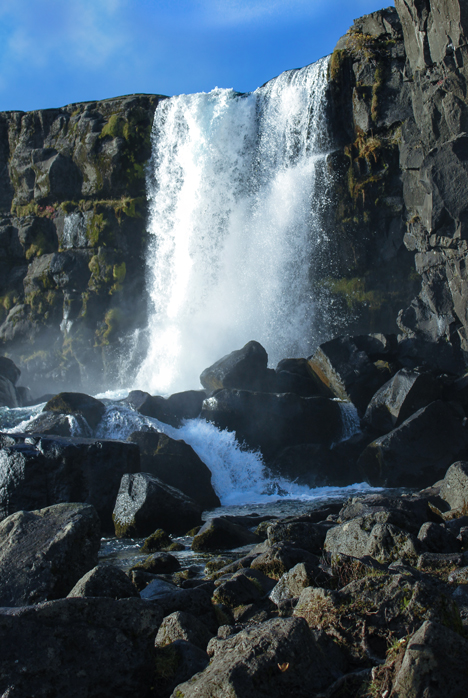 vandfald på island